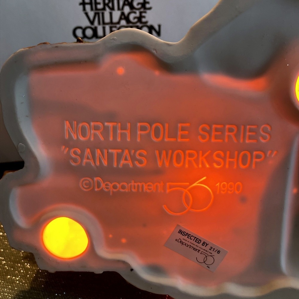 Dept 56 NORTH POLE SERIES - Santa's workshop - #56006 w/BOX - Picture 9 of 10